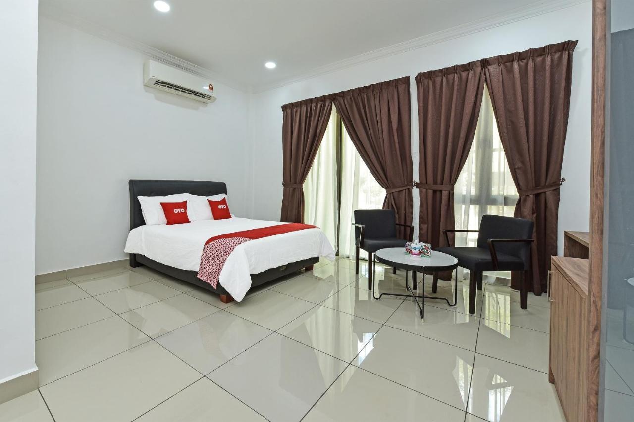 Capital O 90614 Cvia Ummul Hotel Padang Besar Dış mekan fotoğraf