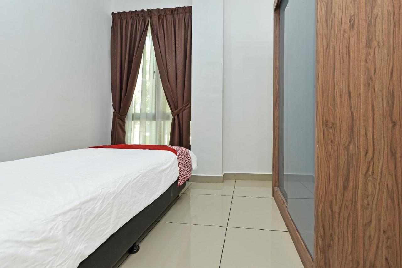 Capital O 90614 Cvia Ummul Hotel Padang Besar Dış mekan fotoğraf