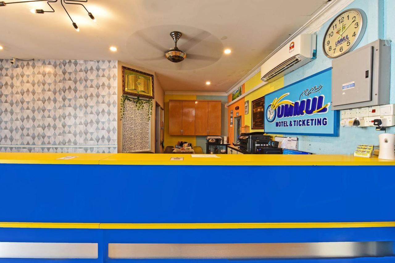 Capital O 90614 Cvia Ummul Hotel Padang Besar Dış mekan fotoğraf