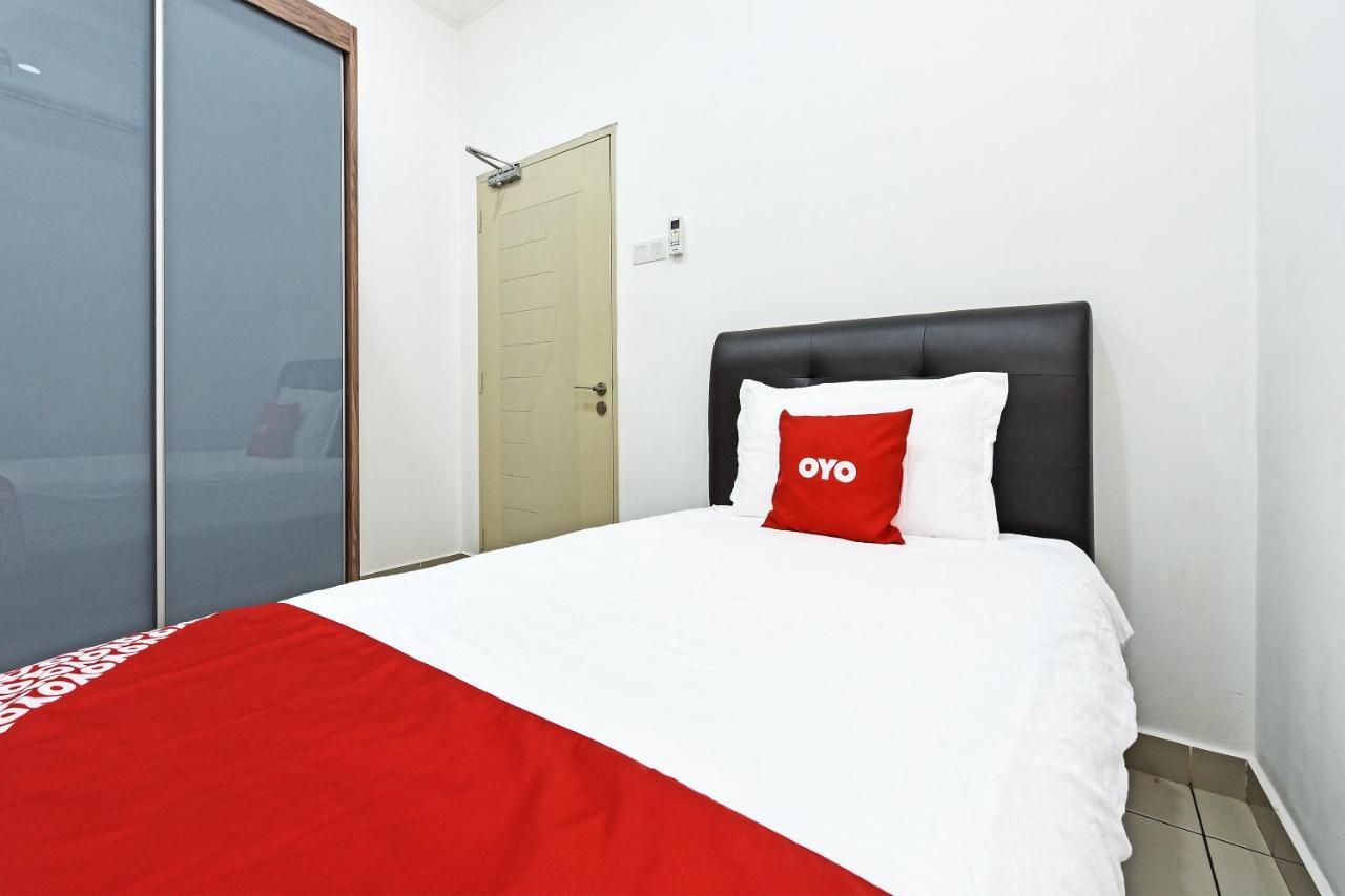 Capital O 90614 Cvia Ummul Hotel Padang Besar Dış mekan fotoğraf