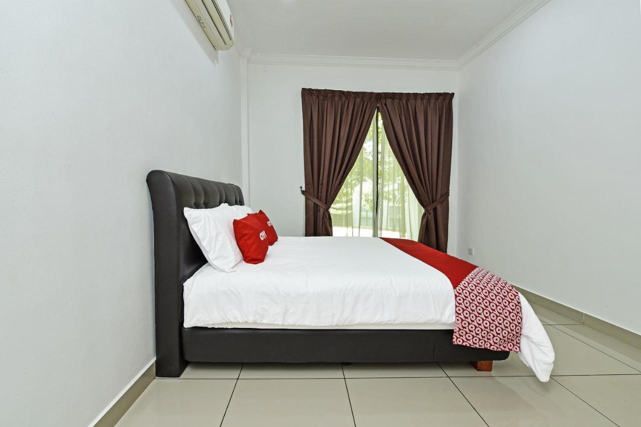 Capital O 90614 Cvia Ummul Hotel Padang Besar Dış mekan fotoğraf