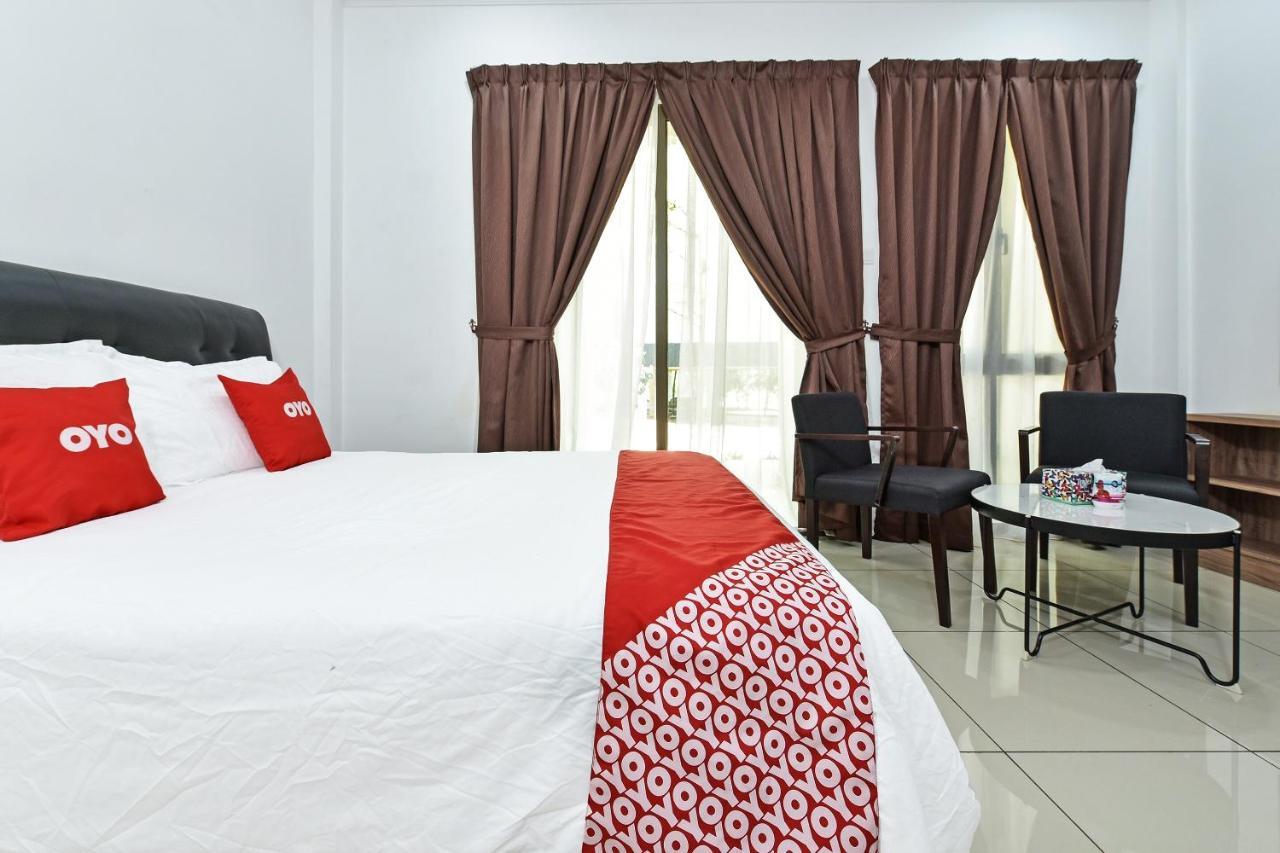 Capital O 90614 Cvia Ummul Hotel Padang Besar Dış mekan fotoğraf
