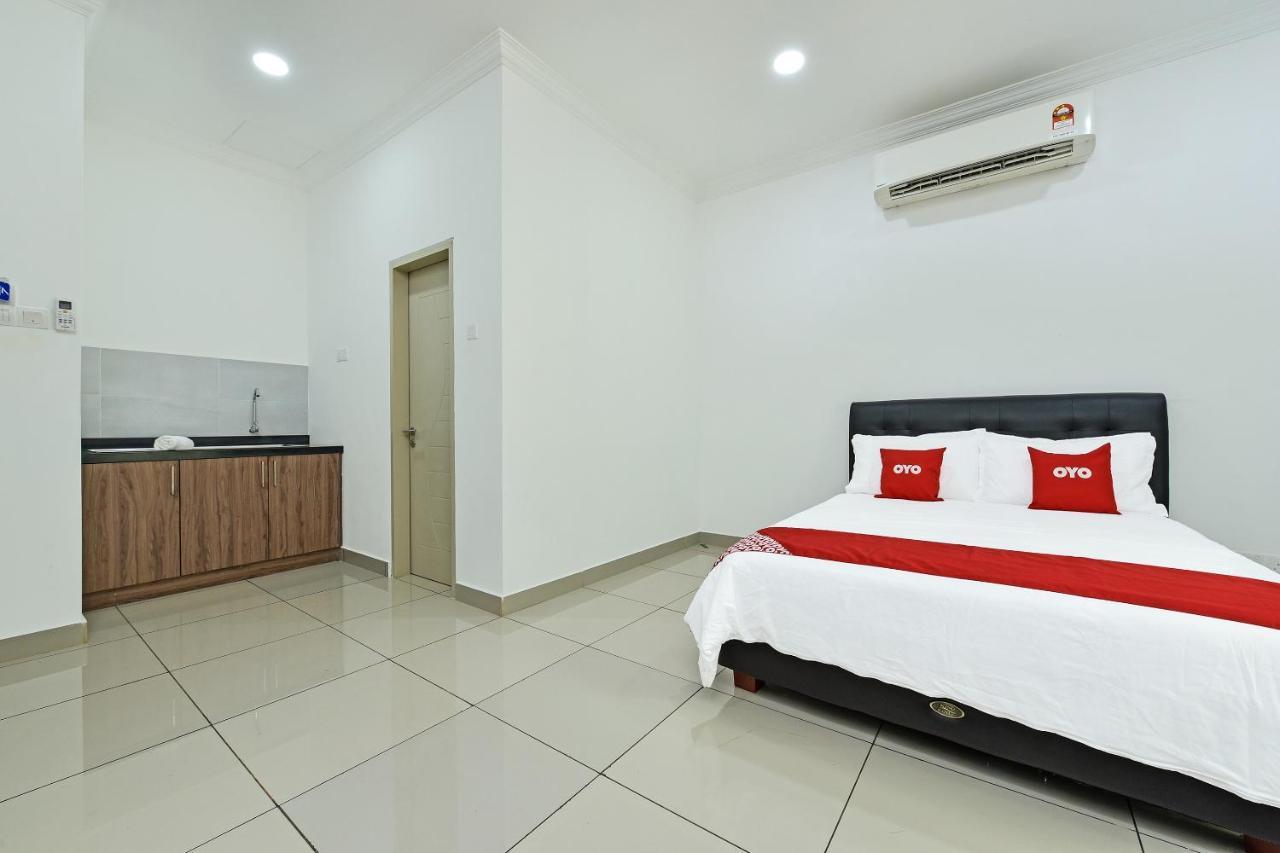 Capital O 90614 Cvia Ummul Hotel Padang Besar Dış mekan fotoğraf