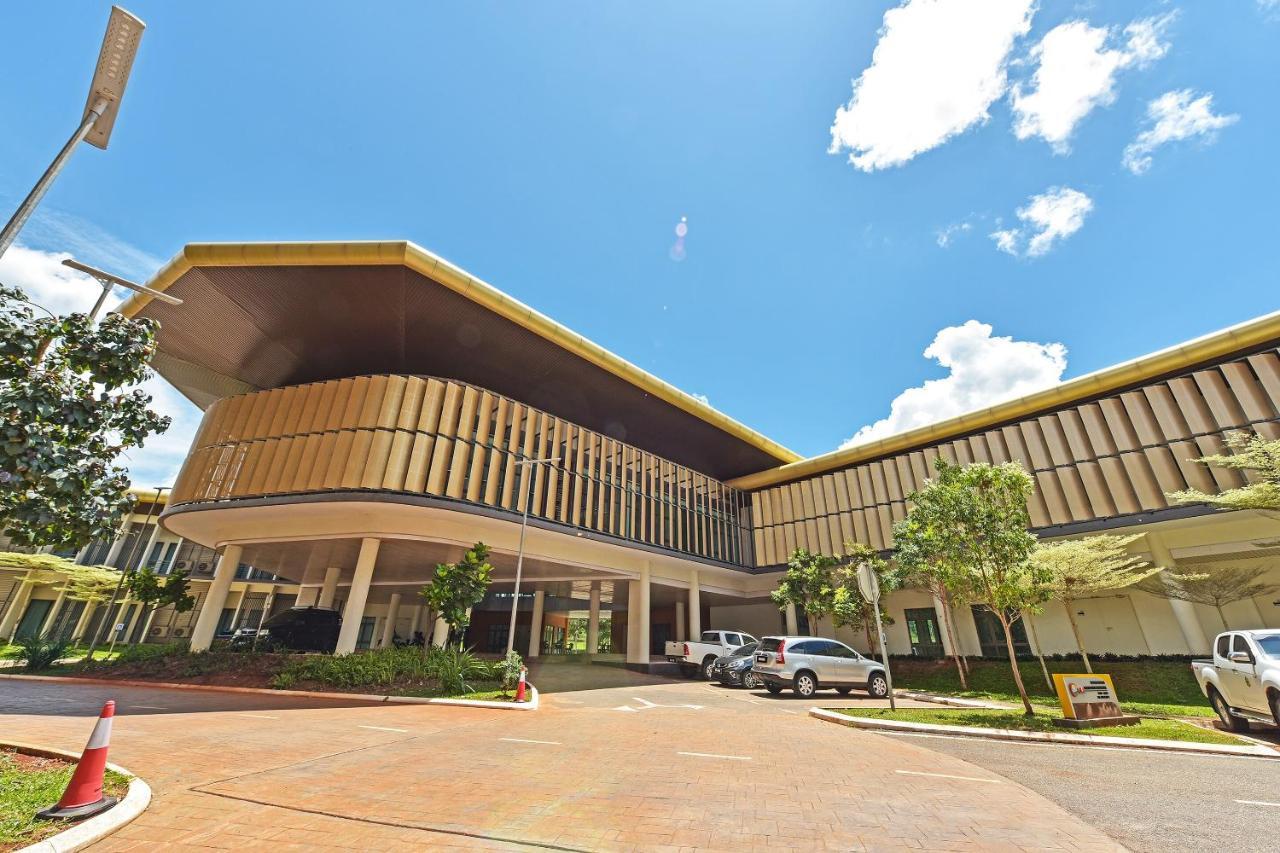 Capital O 90614 Cvia Ummul Hotel Padang Besar Dış mekan fotoğraf