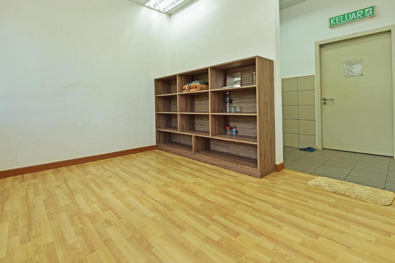 Capital O 90614 Cvia Ummul Hotel Padang Besar Dış mekan fotoğraf