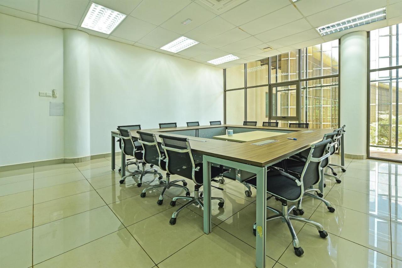 Capital O 90614 Cvia Ummul Hotel Padang Besar Dış mekan fotoğraf