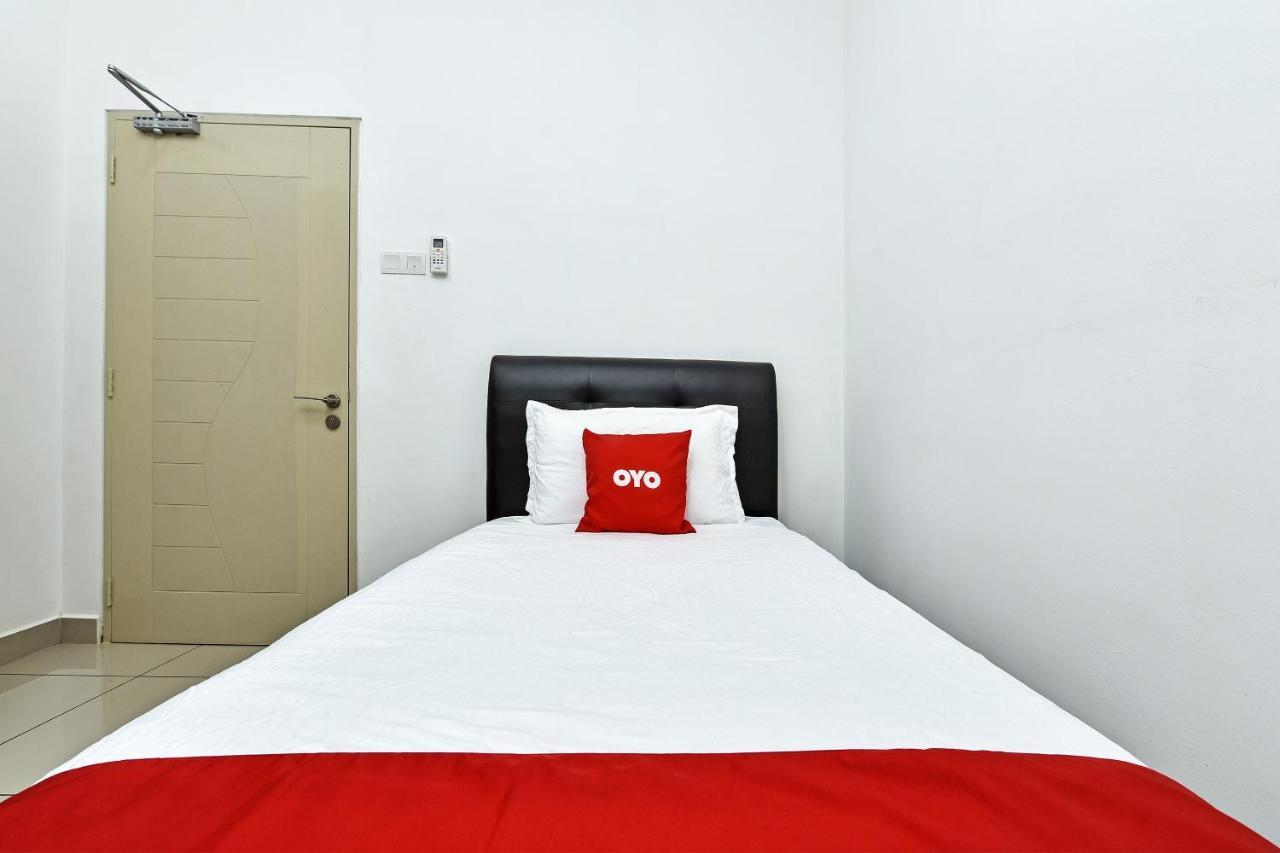 Capital O 90614 Cvia Ummul Hotel Padang Besar Dış mekan fotoğraf